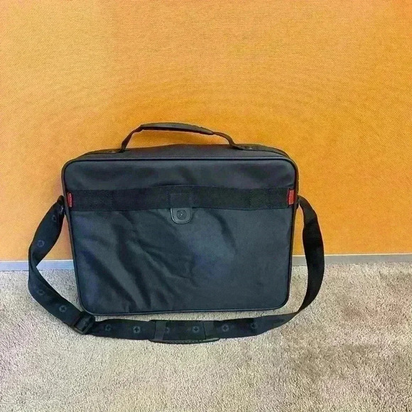 Swiss Gear Laptop Bag - Picture 2 of 7